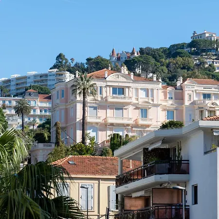Apartment Spacious 2-br Walk To & Center Cannes