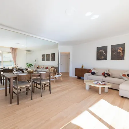 Spacious 2-br Walk To & Center *